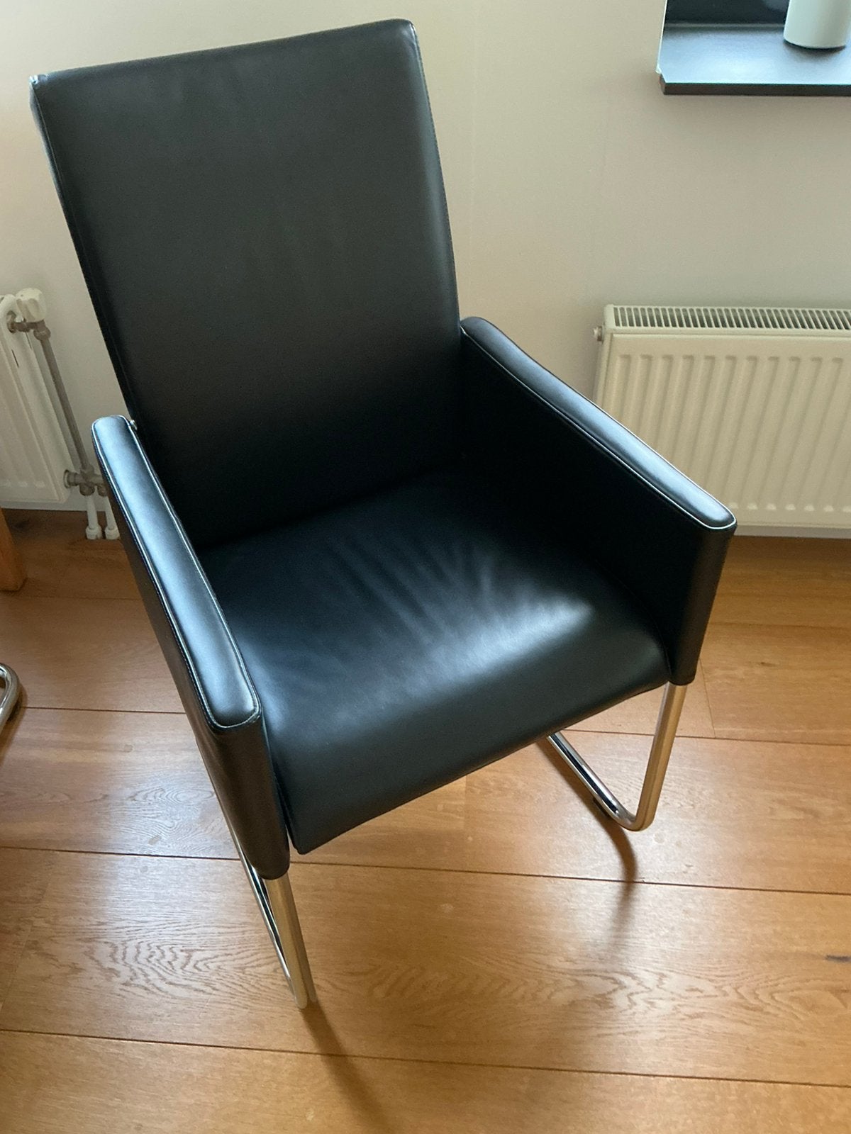 Hülsta, 4 zwart lederen eetkamerstoelen, Huis en Inrichting, Ophalen, Gebruikt, Zwart, Leer