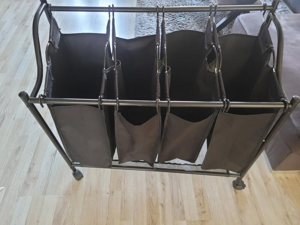 Wasmand met 4 vakken op wieltjes, Ophalen, 40 liter of meer, Zo goed als nieuw, Metaal