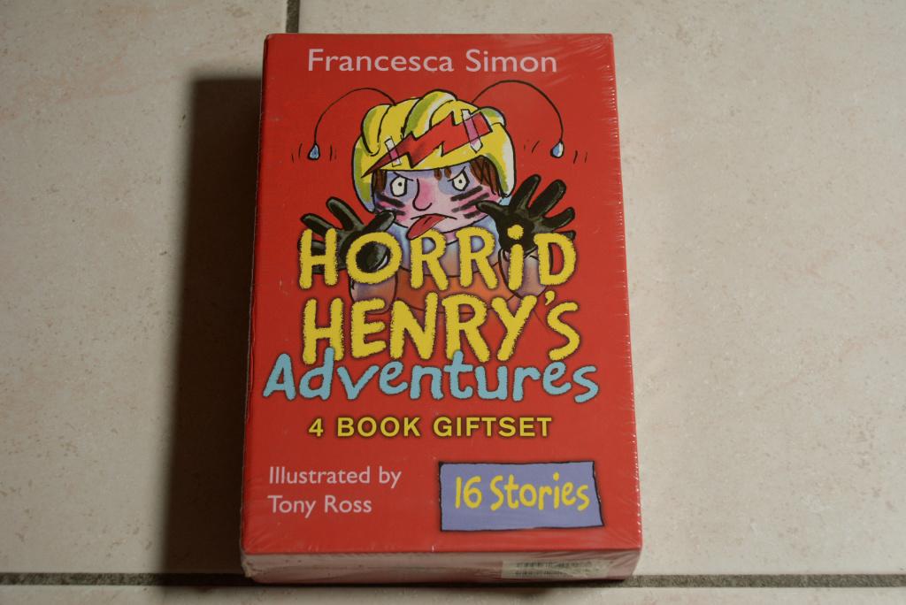 Horrid Henry’s Adventures 4 book giftset 16 verhalen NIEUW, Ophalen of Verzenden, Nieuw, Fictie