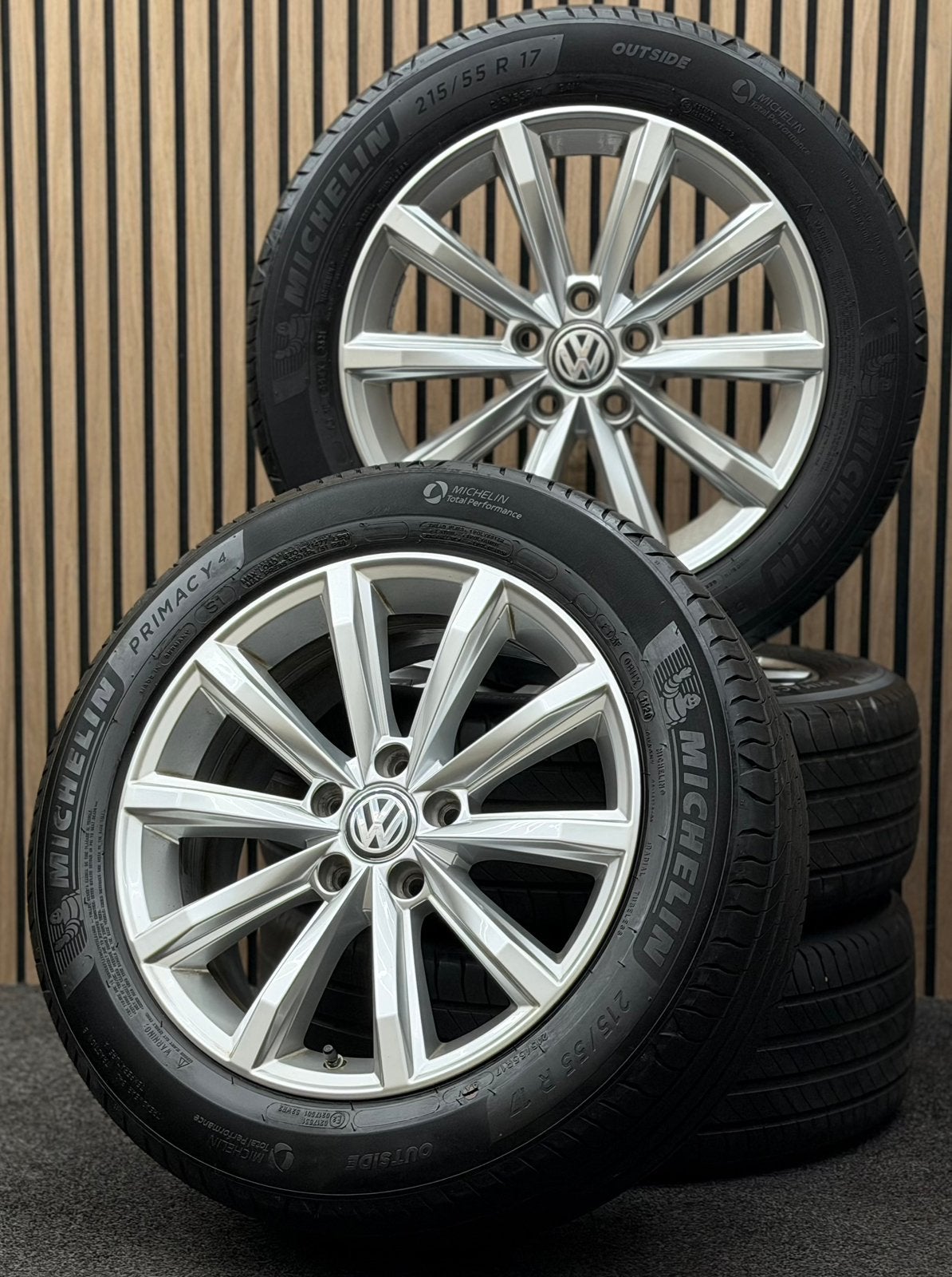 Originele 17 inch VW Passat T-Roc London 5x112 ET40 Michelin, Ophalen, 215 mm, ., Banden en Velgen