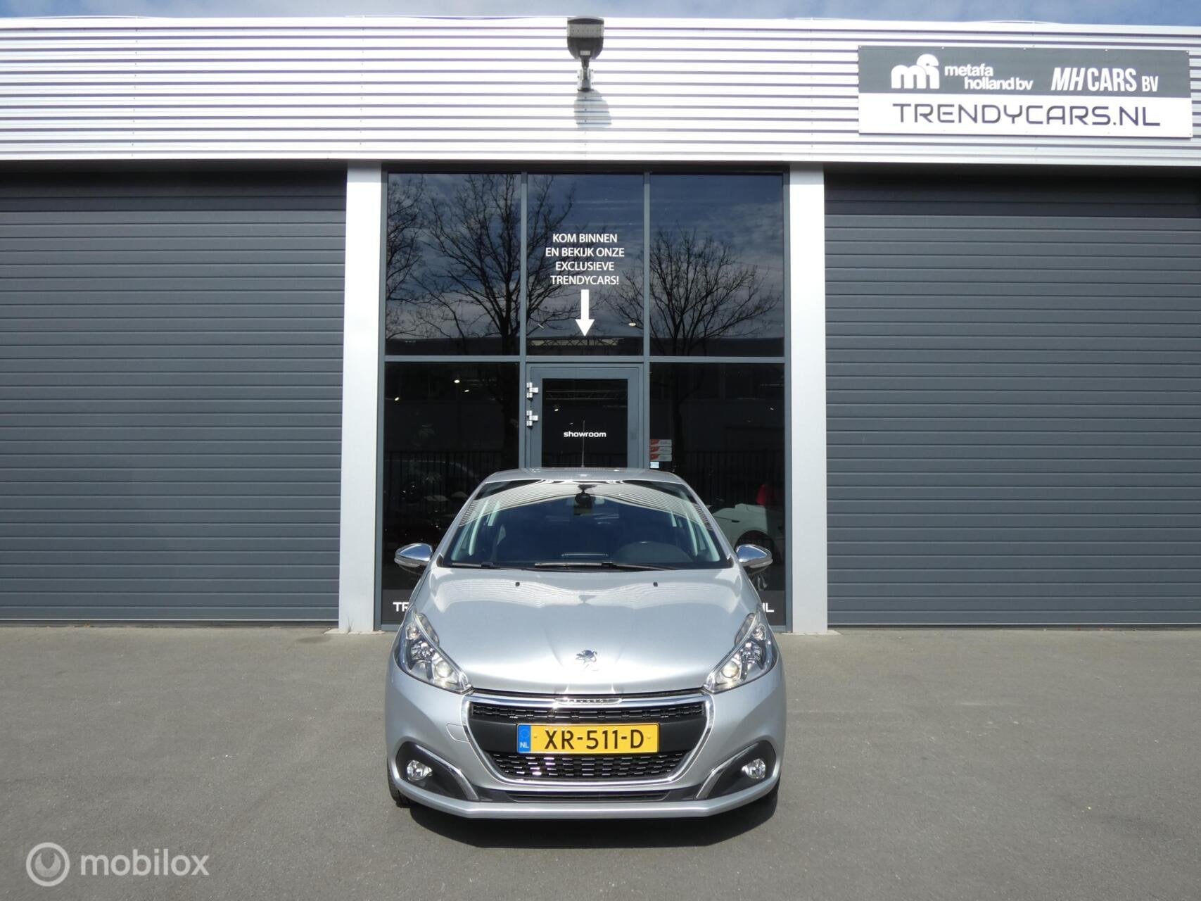 Peugeot 208 1.2 PureTech Allure / AppleCarPlay, Voorwielaandrijving, Euro 6, Automatische klimaatregeling, 23 km/l