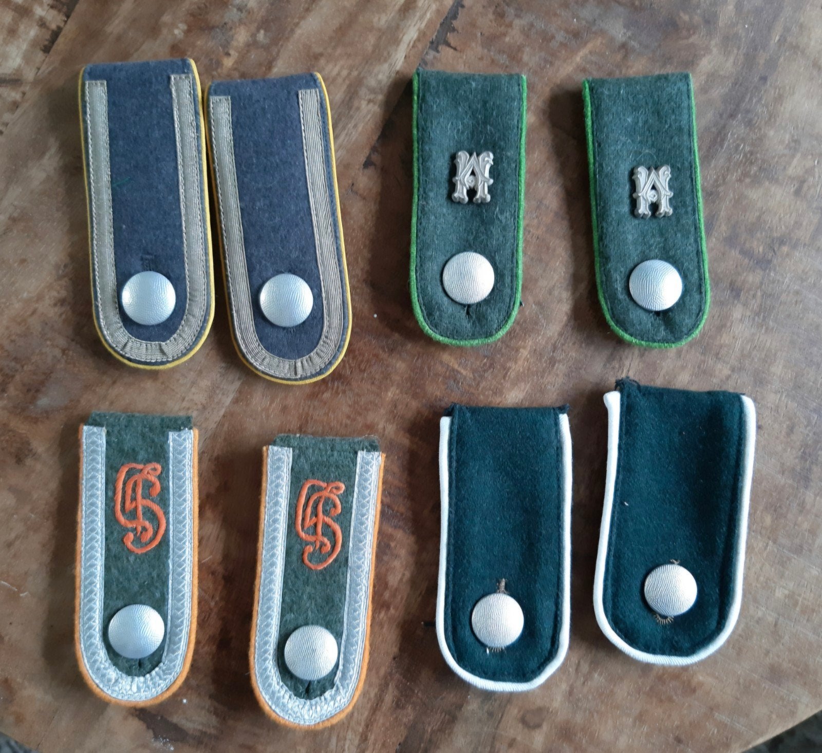 Duits WW2 uniform schouder Epauletten ( 4 setjes ) en knopen, Verzamelen, Militaria | Tweede Wereldoorlog, Ophalen of Verzenden