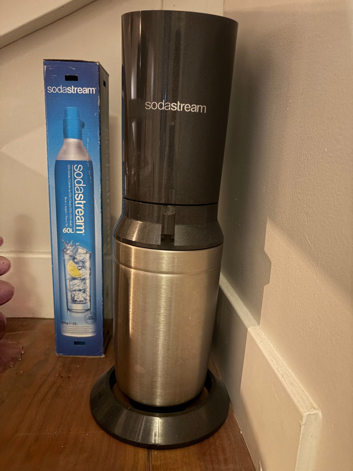 Sodastream met 2 vulflessen, Ophalen of Verzenden, Gebruikt