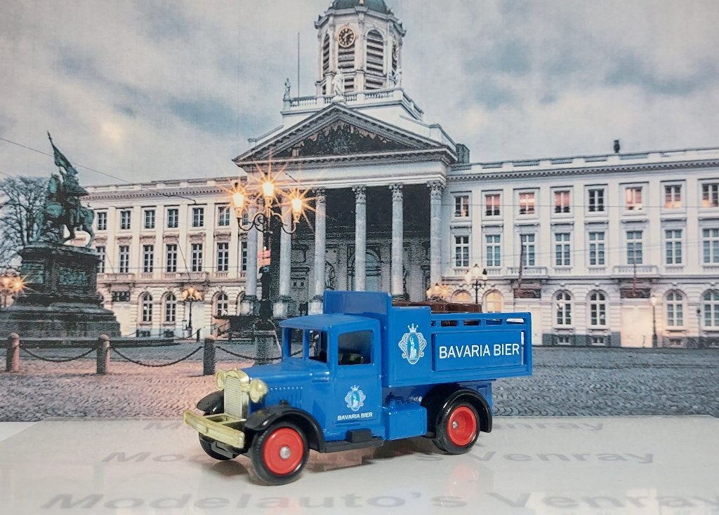 1:50 Ford Model A Stake Truck "Bavaria" 1930; Lledo #901, Ophalen of Verzenden, Gebruikt, Bus of Vrachtwagen