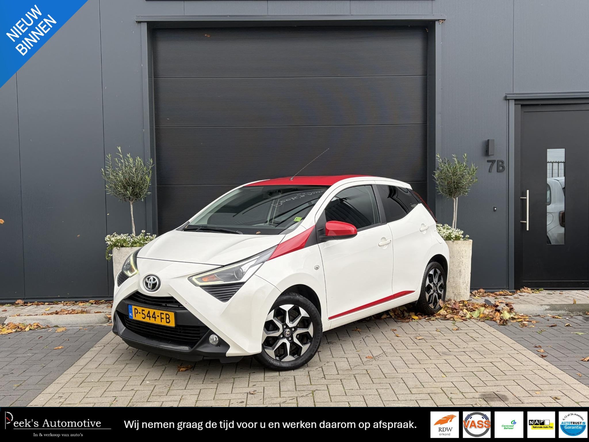 Toyota Aygo 1.0 VVT-i x-cite | Automaat | Airco | Apple CarP, Auto's, Stof, Gebruikt, Euro 6, 4 stoelen