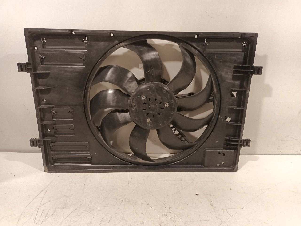 Koelventilator Volkswagen Golf, Onderdelen@venauto.nl, Van der Ven Autorecycling B.V., Gebruikt, Ettenseweg 76, 4706 PB Roosendaal, The Netherlands