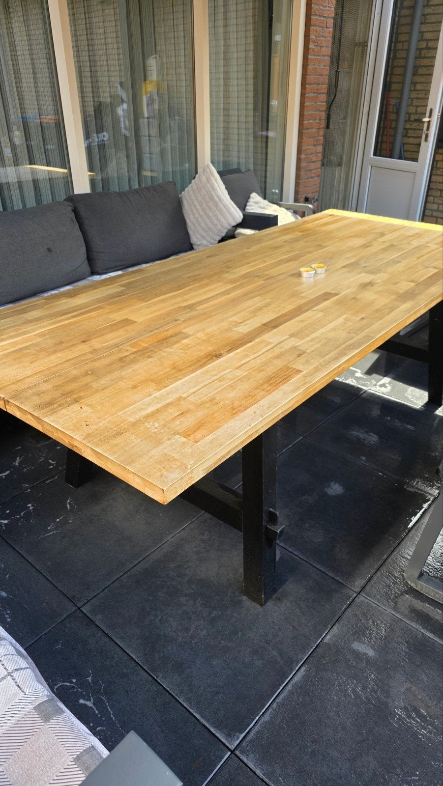 Robuuste houten tuintafel met metalen onderstel, Ophalen, Gebruikt, 200 cm of meer, 50 tot 100 cm