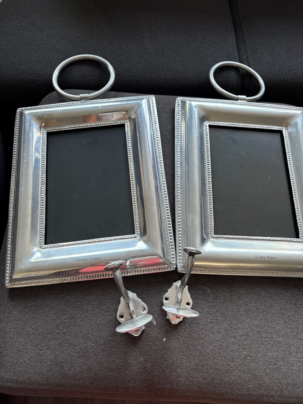 2x Riviera Maison fotolijst met haken, Huis en Inrichting, Woonaccessoires | Lijsten, Ophalen, Gebruikt, Fotolijst, Metaal