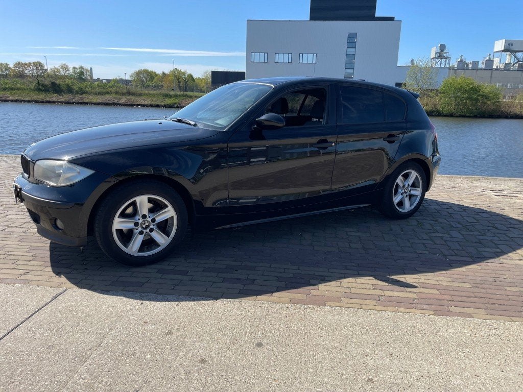 Bmw 1-SERIE Nieuwe apk., 1596 cc, Achterwielaandrijving, Gebruikt, 4 cilinders