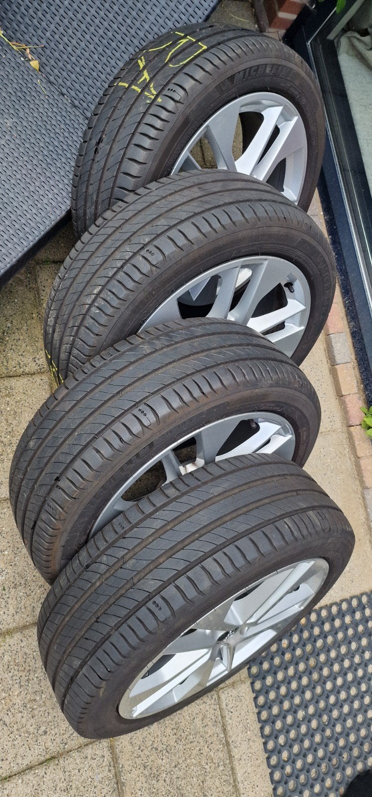 Audi Q2 lichtmetalen 18inch velgen met Michelin banden, Auto-onderdelen, Banden en Velgen, Ophalen, 18 inch, Banden en Velgen