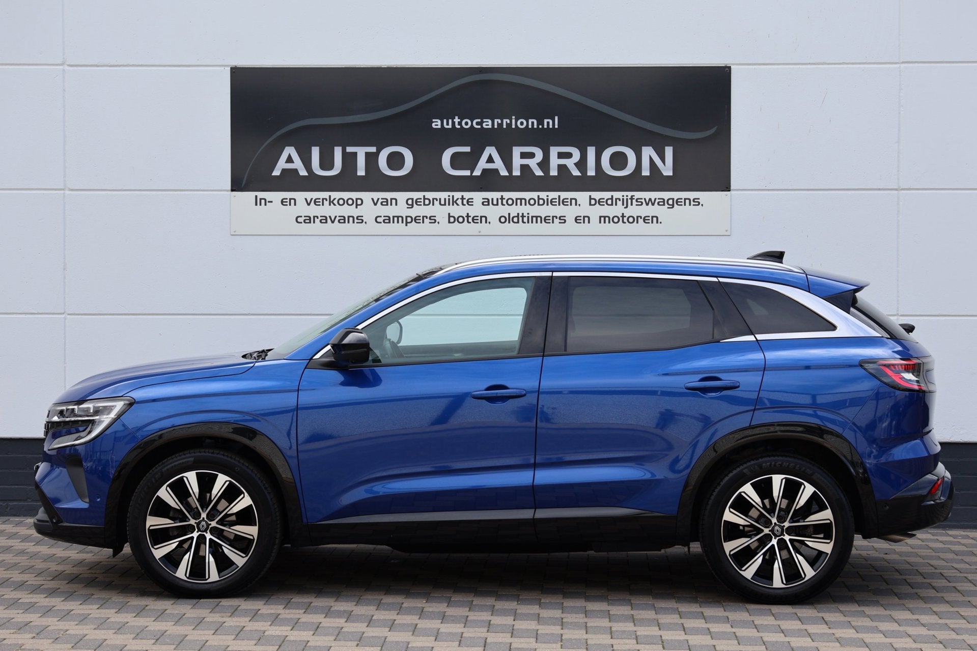Renault Austral 1.2 mild hybrid advanced Pano 360 Carplay, Dealer onderhouden, Gebruikt, Zwart, 4 cilinders