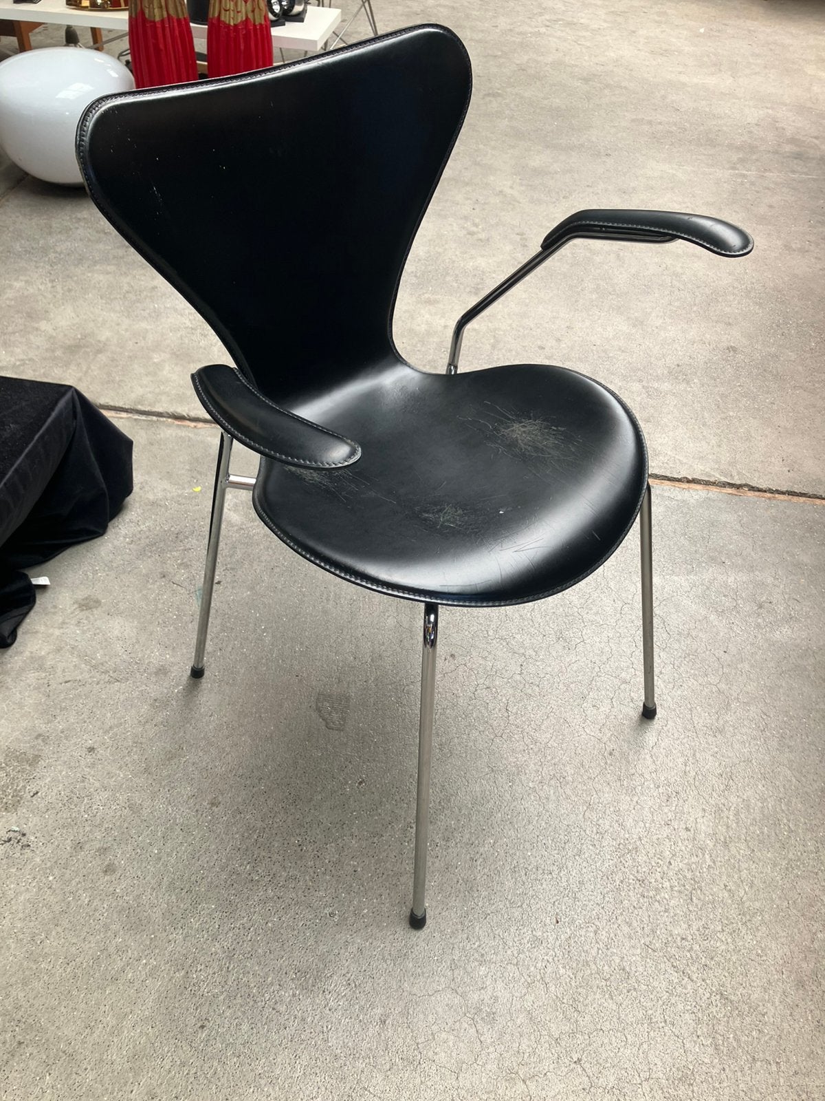 Arne jacobsen series 7 fritz Hansen stoel leder armleuningen, Antiek en Kunst, Ophalen