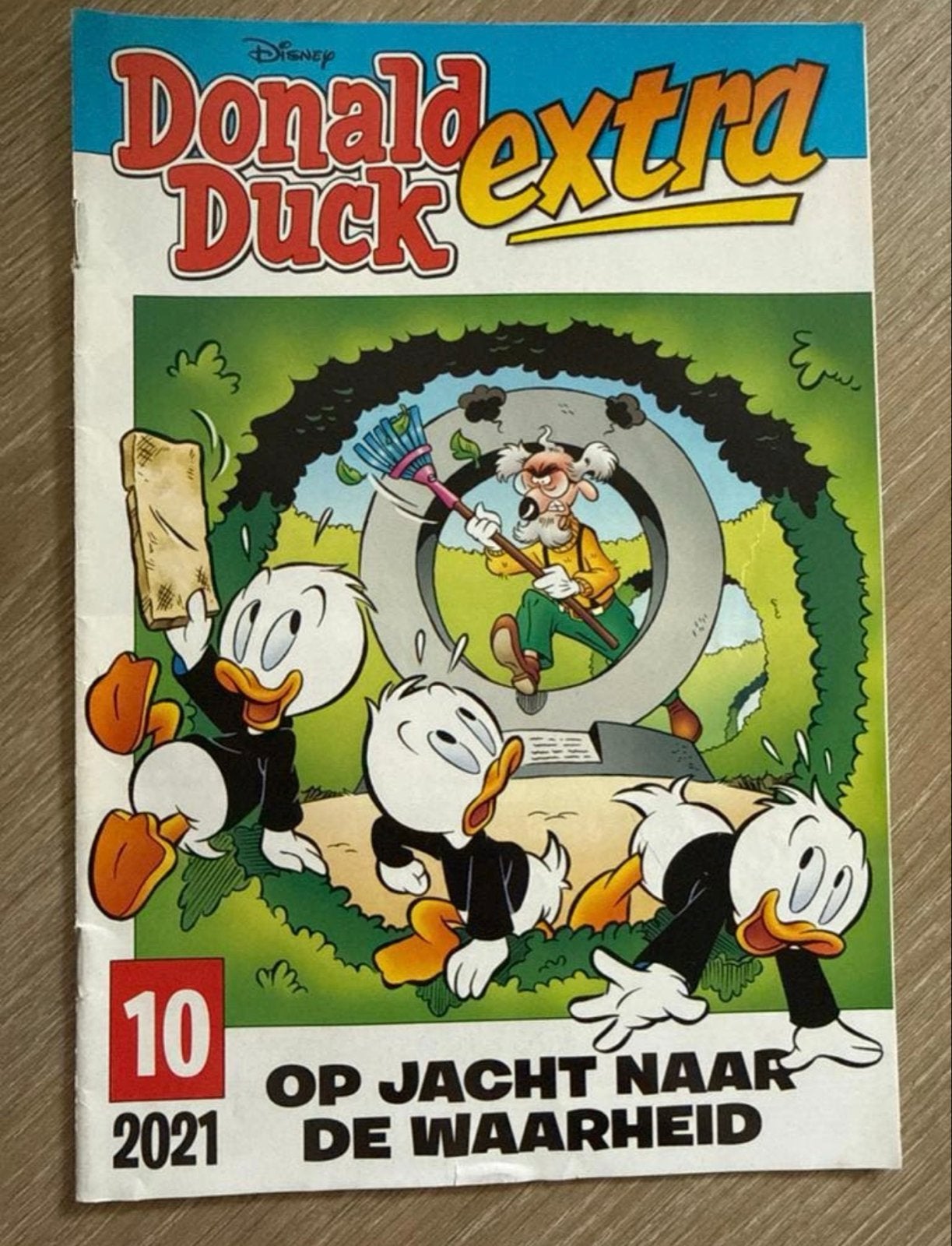 Donald Duck Extra 10 - 2021: Op jacht naar de waarheid, Eén stripboek, Ophalen of Verzenden, Gelezen