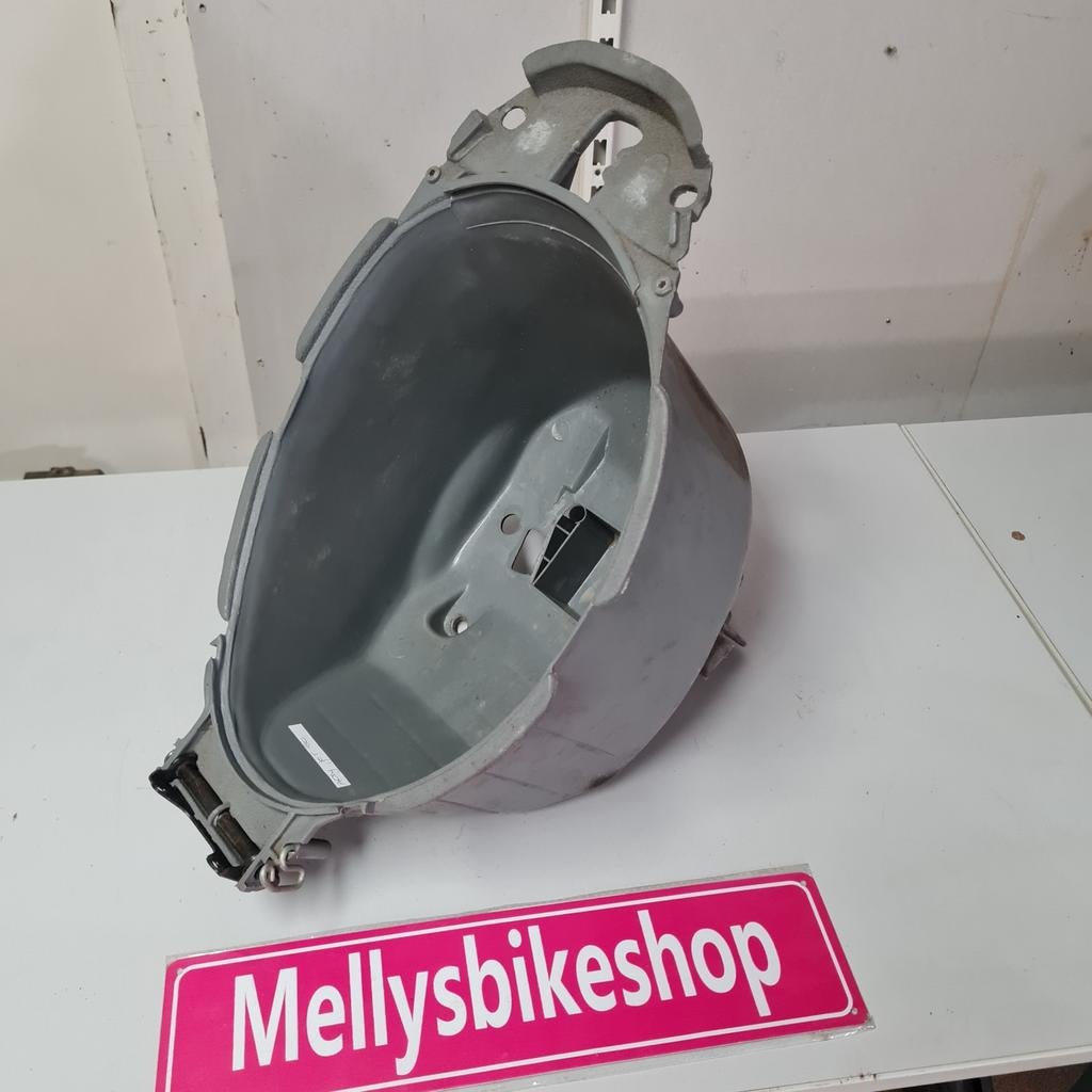 Adly jet 50 buddy bak zadelbak helmbak, Ophalen of Verzenden, Adly, Info@adly.nl, Duitsland