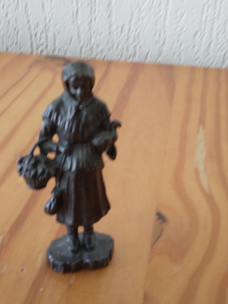 tin markt vrouw oude ambachten  met merkteken, Antiek en Kunst, Ophalen of Verzenden