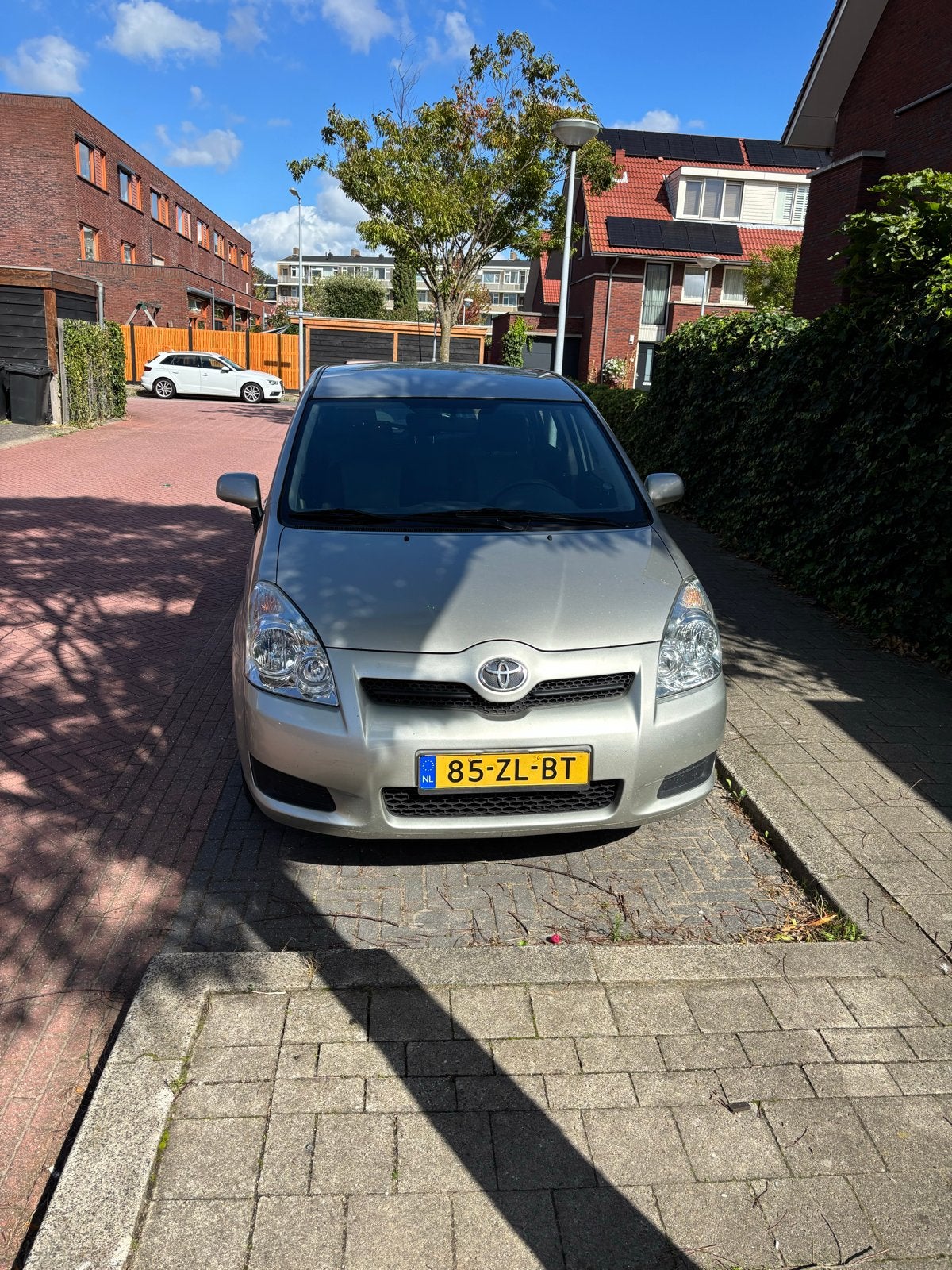 Toyota Corolla Verso trekhaak plus winterset en dakdragers, 450 kg, 4 cilinders, Origineel Nederlands, 1200 kg
