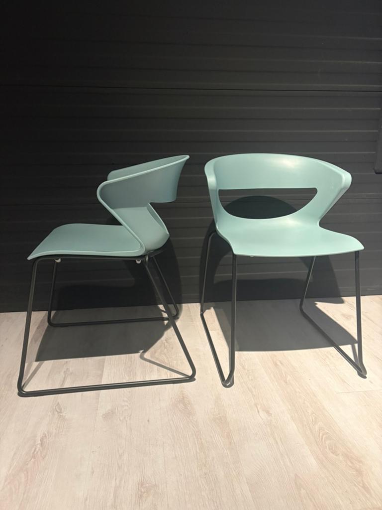 Kantinestoelen van het merk Kastel, 1 kruk, Ophalen, Zo goed als nieuw, 60 tot 90 cm