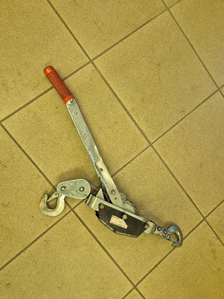 Handlier / kabellier 2 ton met staalkabel en haken, Ophalen, Gebruikt, Handmatig