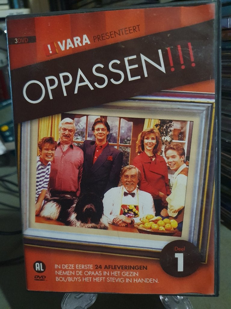 Oppassen seizoen 1 compleet 3 dvd box, Ophalen, Zo goed als nieuw