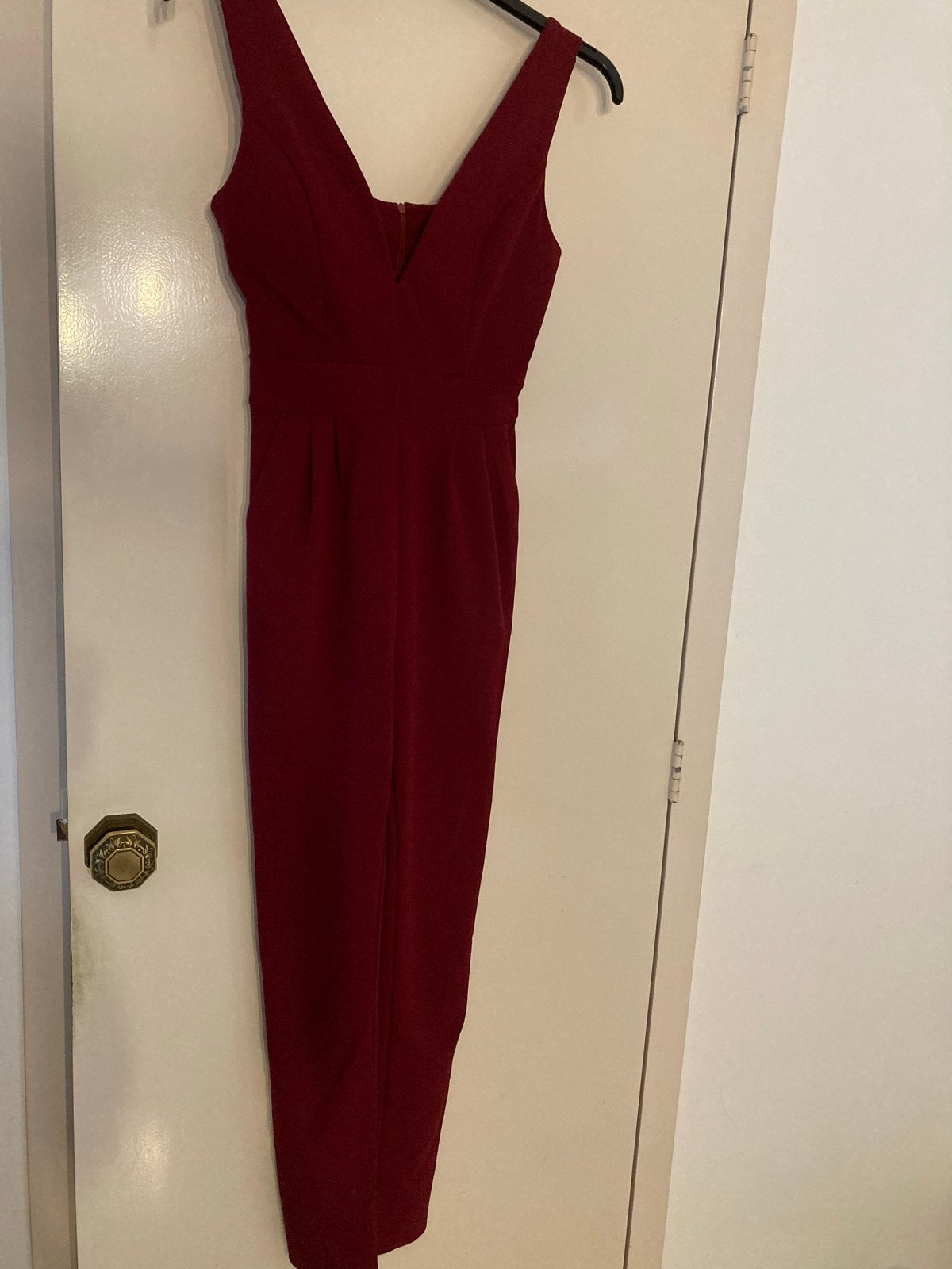 Bordeauxrode jumpsuit met V-hals - Miss One, Kleding | Dames, Jumpsuits, Ophalen of Verzenden, Zo goed als nieuw, Maat 36 (S)