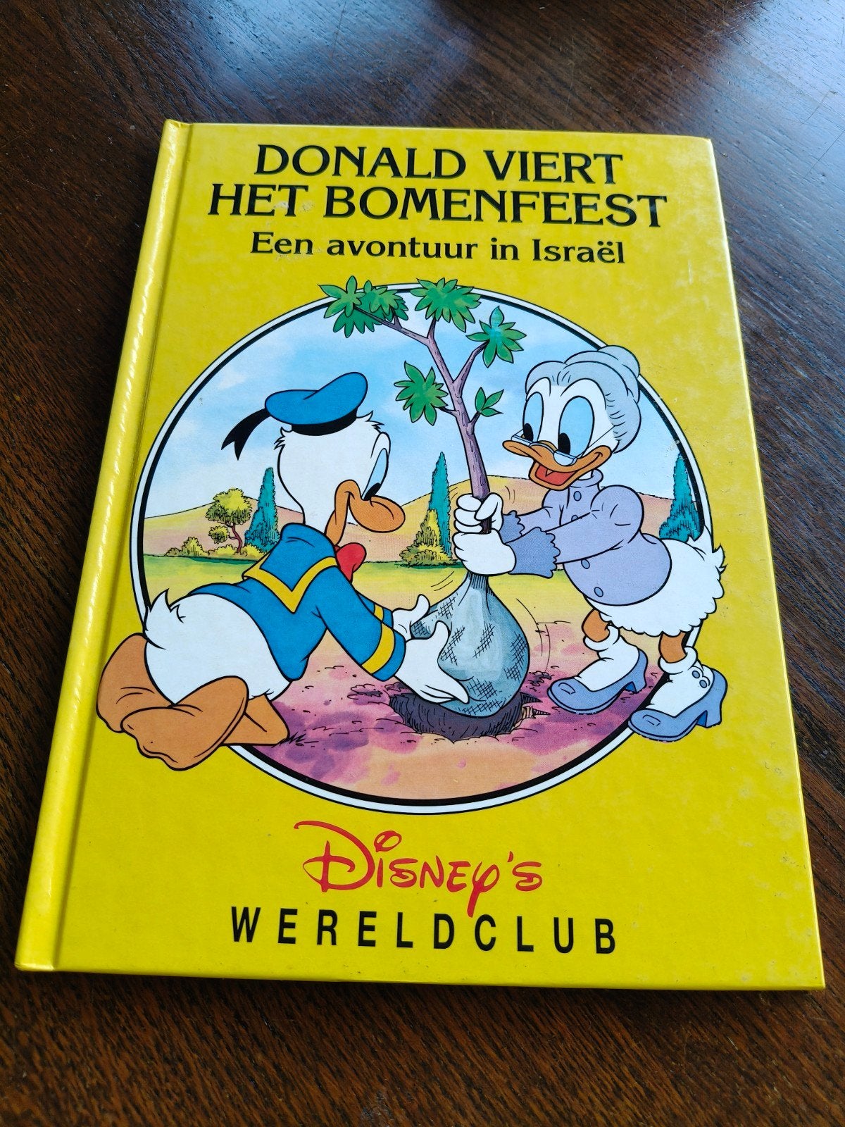 Donald Viert Het Bomenfeest - Een avontuur in Israël, Boeken, Ophalen of Verzenden, Zo goed als nieuw, Walt Disney Company, Fictie algemeen