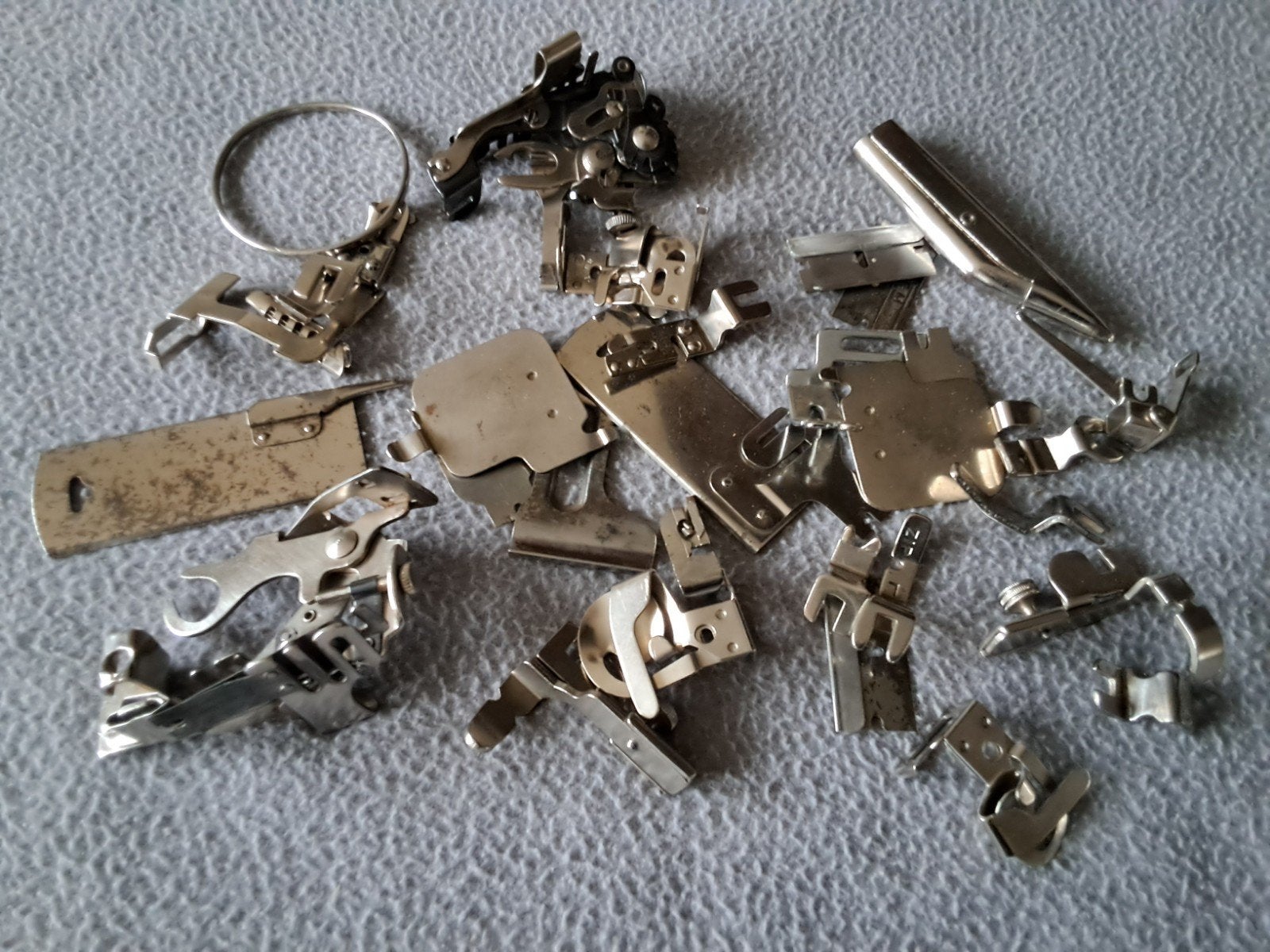 Antieke naaimachine accessoires, Ophalen of Verzenden