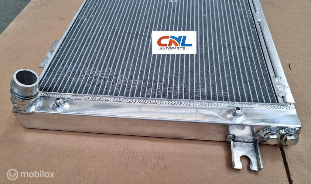 Radiateur  BMW 5 E28 525i/528i/533i/535i;6 E24 628/633/635, Nieuw, Ophalen of Verzenden