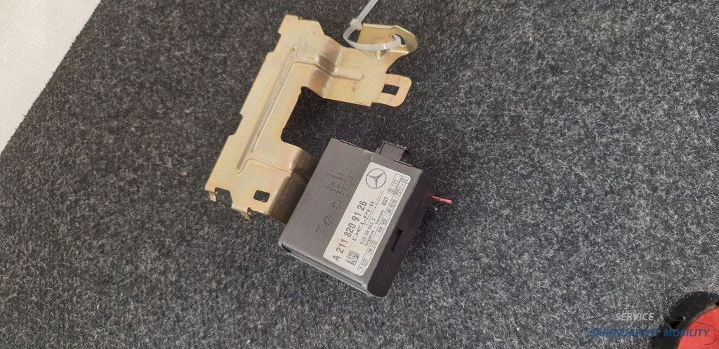 Alarm module W203 W211 C-klasse E-klasse Mercedes 2118209126, Gebruikt, Mercedes-Benz AG, Mercedes-Benz, Ophalen of Verzenden