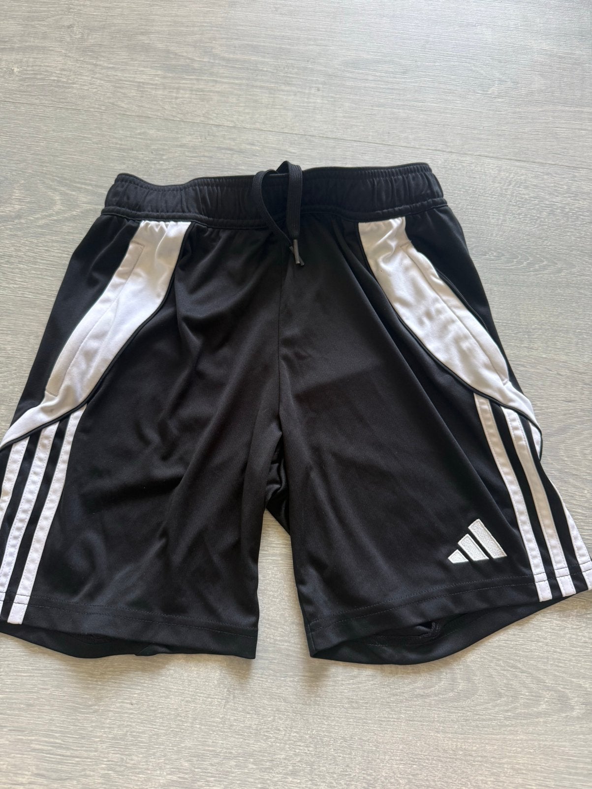 Adidas broekje 11y-12y 158cm zo goed as nieuw, Zwart, Overige maten, Ophalen of Verzenden, Zo goed als nieuw