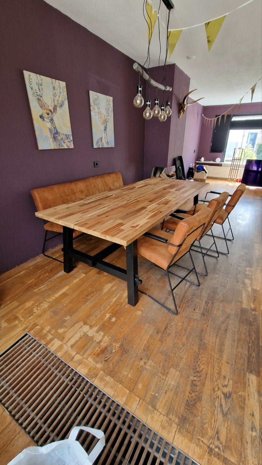Eettafel met bank en stoelen - robuust en modern, 200 cm of meer, 50 tot 100 cm, Zo goed als nieuw, Vijf personen of meer