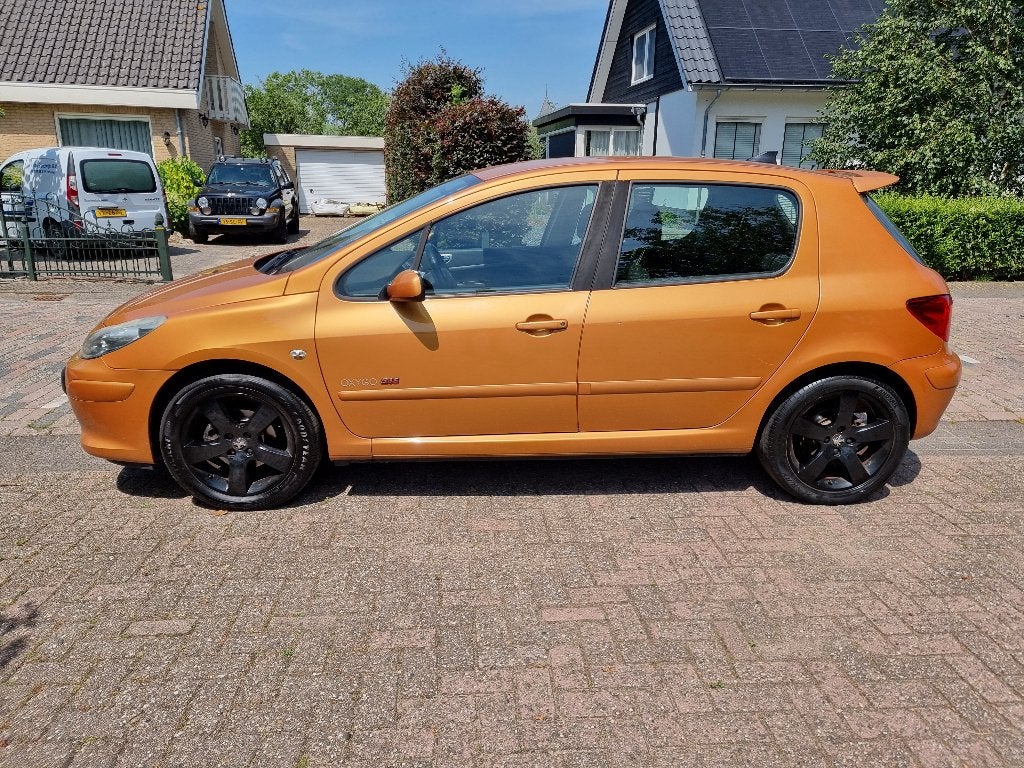 Peugeot 307 2.0 16V XS in onderdelen, motor defect., Ophalen, Gebruikt, Voor, Motorkap