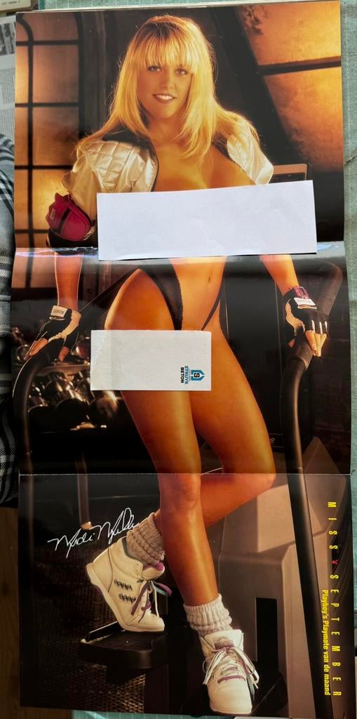 Poster Playboy playmate September 1992 Mildred Midi Miller, Verzenden, Deurposter of groter, Film en Tv, Rechthoekig Staand