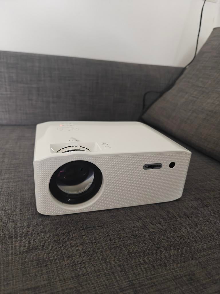 [DEFECT] 1080p projector/beamer, Ophalen, Paris Rhône, LCD, Full HD (1080)