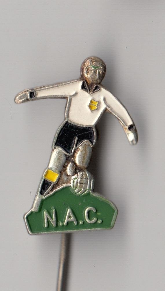 Voetbal NAC Breda speldje, Gebruikt, Niet vindbaar, Niet vindbaar, Speldje of Pin