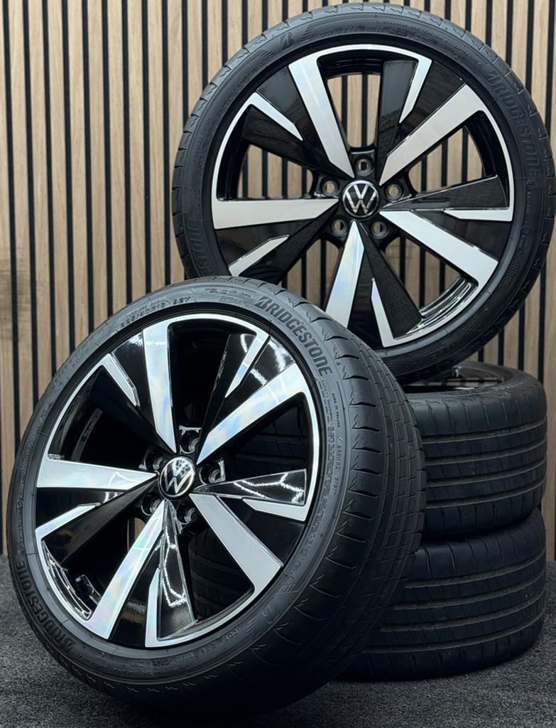 ZGAN! Originele 18 inch VW Golf 8 Catania 5x112 Bridgestone, Auto-onderdelen, Ophalen, 18 inch, ., Banden en Velgen