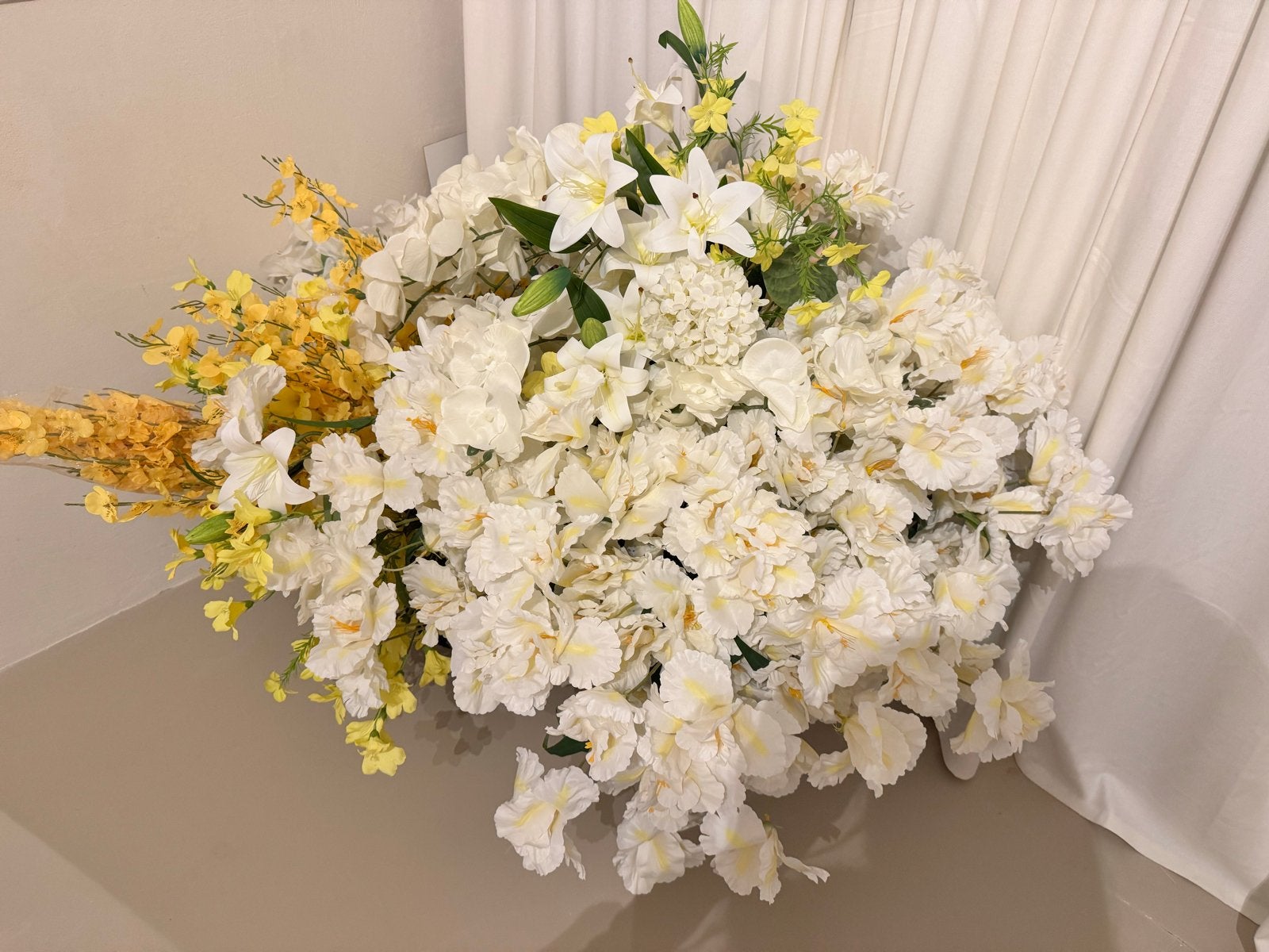 Prachtig Boeket Kunstbloemen: Wit & Geel voor wedding, Ophalen, Binnen, Nieuw, Kunststof
