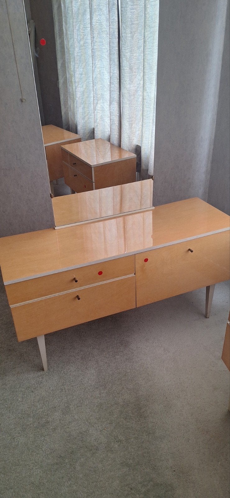 Jaren 60 laque nachtkastjes en kaptafel, Ophalen, Zo goed als nieuw, Minder dan 45 cm