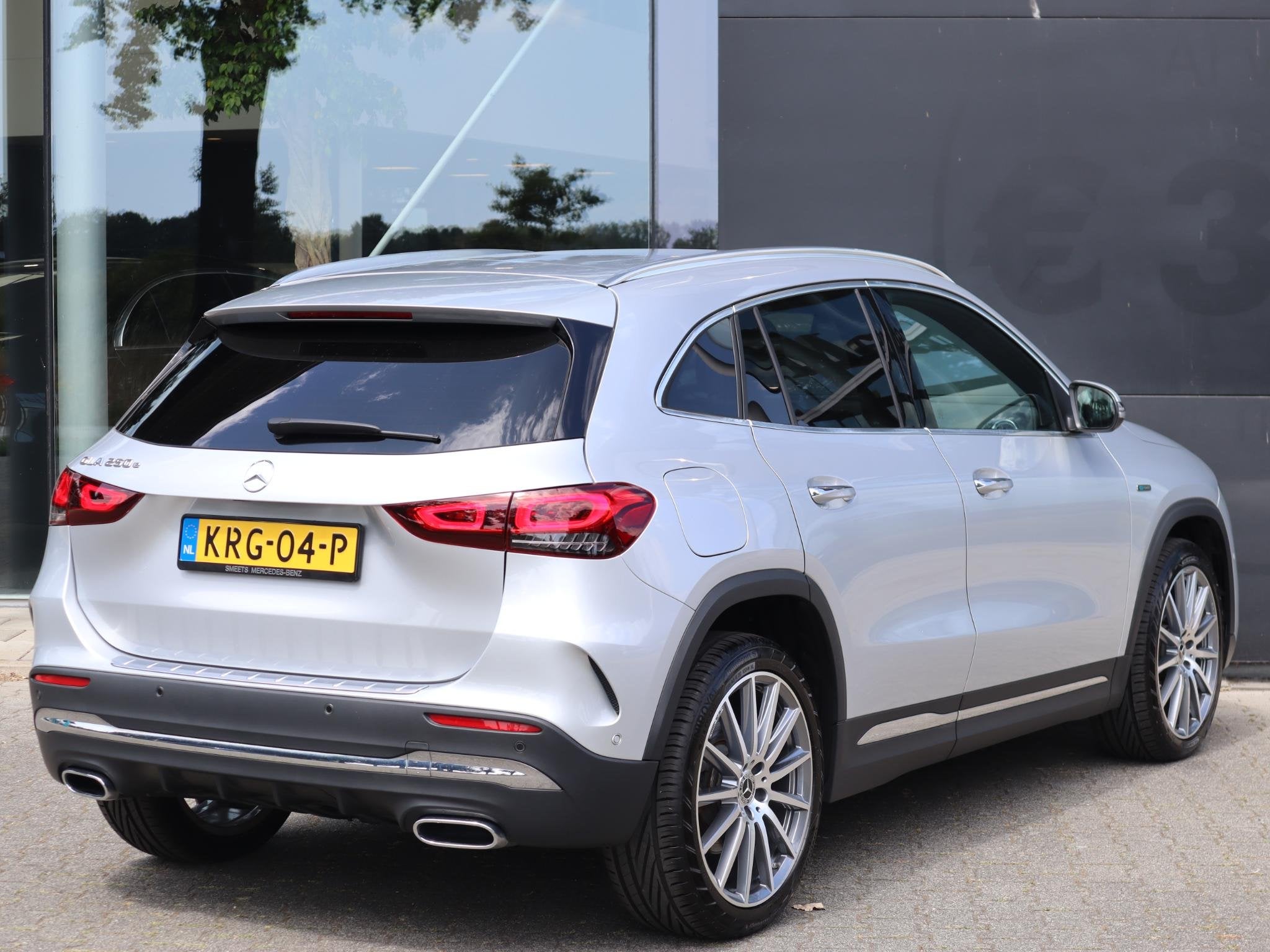 Mercedes-Benz GLA-klasse 250 e AMG Line l Keyless l Stoelver, Auto's, Start-stop-systeem, Euro 6, 16 kWh, Leder en Stof