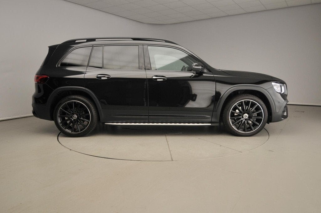 Mercedes-Benz GLB 180 AMG Line | Pano | 360 cam | Alu velgen, Auto's, Mercedes-Benz, 136 pk, Gebruikt, 4 cilinders, Zwart