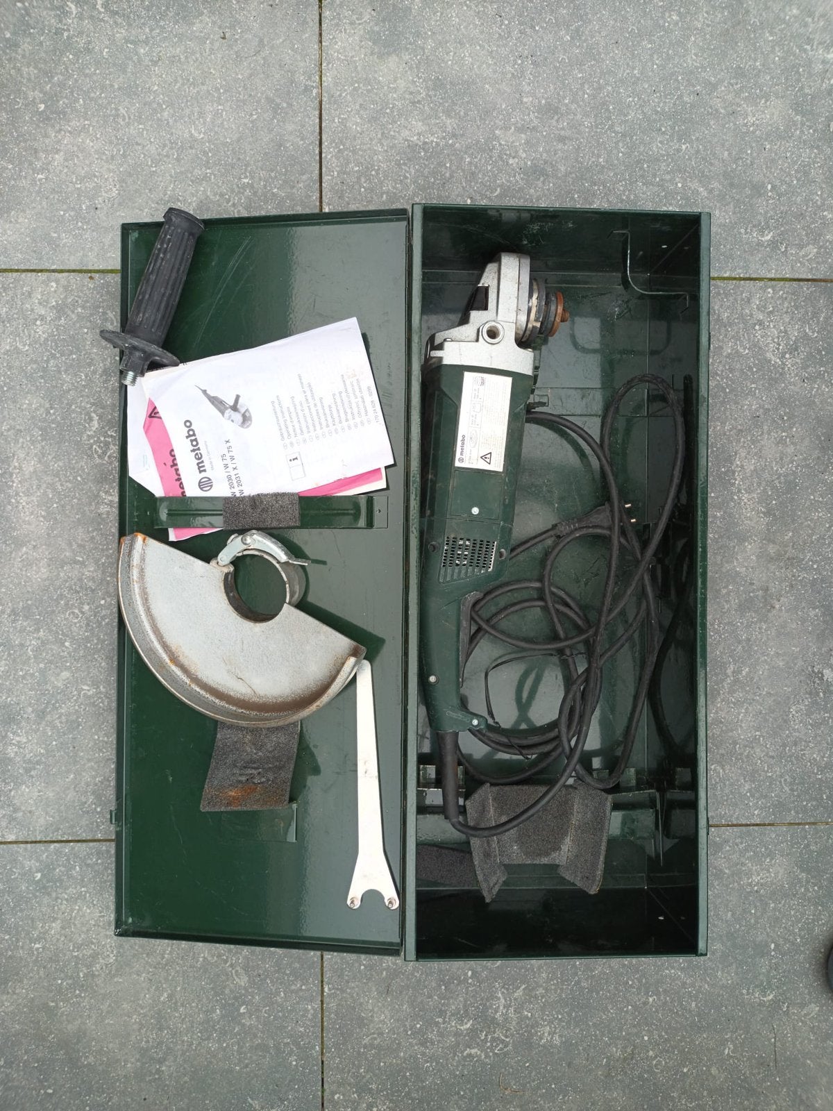 Metabo haakse slijper in metalen opbergkist, Ophalen, Gebruikt, Haakse handslijpmachine
