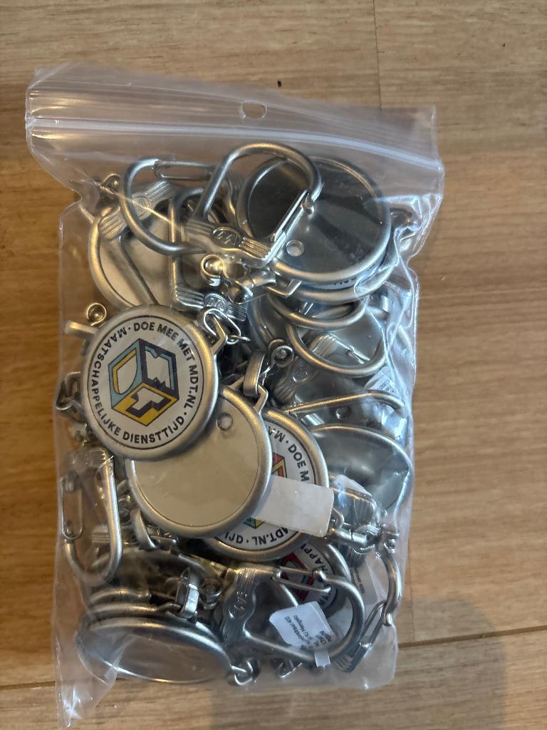 Gratis ophalen MDT sleutelhangers, vlaggetjes en mondkapjes, Verzamelen, Ophalen, Nieuw, Overige typen