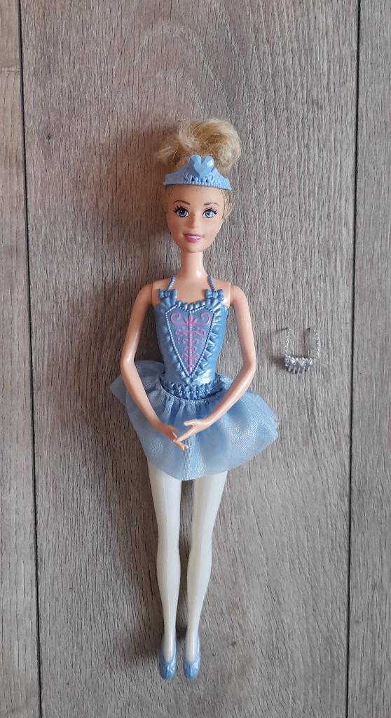 verschillende barbies, Kinderen en Baby's, Speelgoed | Poppen, Ophalen of Verzenden, Gebruikt, Barbie