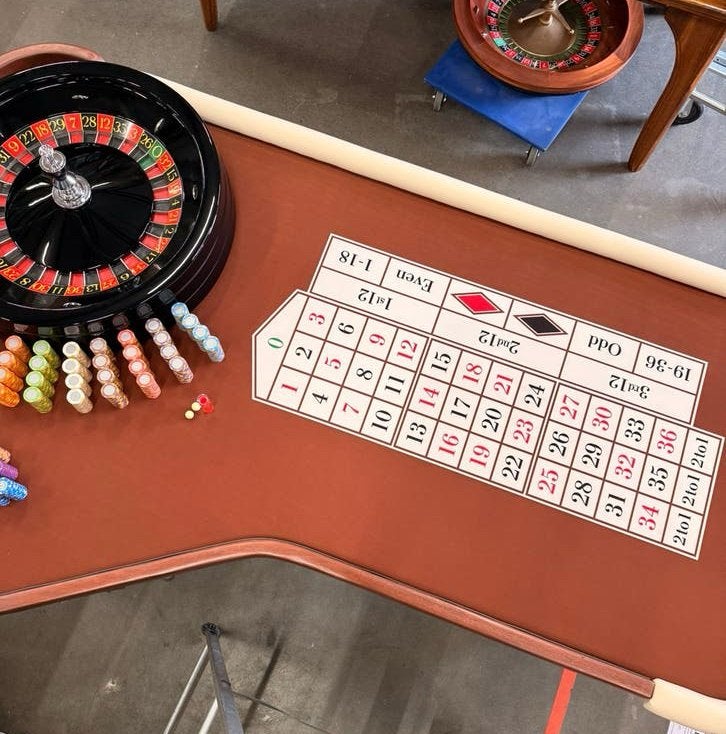 Roulette tafel met luxe wiel & accessoires, Ophalen, Zo goed als nieuw