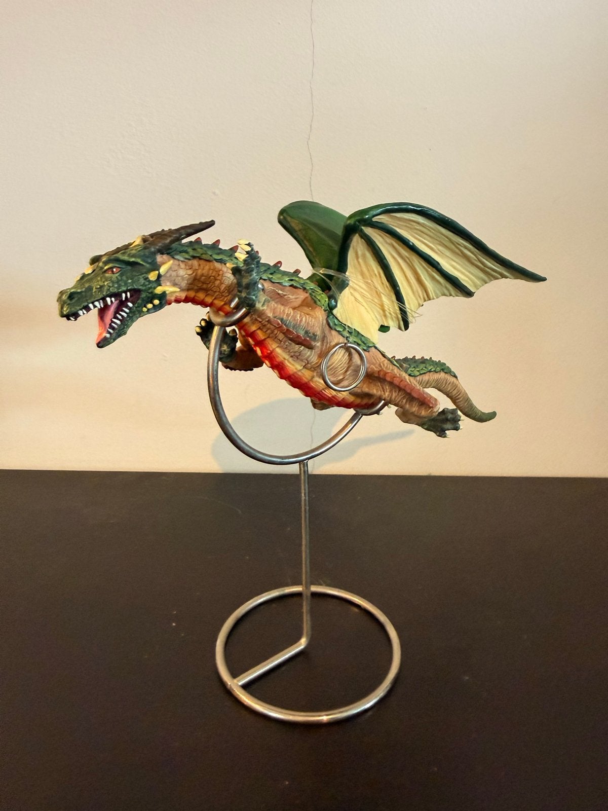 Land of the Dragons Vliegende Draak - Hoorn Gerepareerd, Ophalen, Zo goed als nieuw