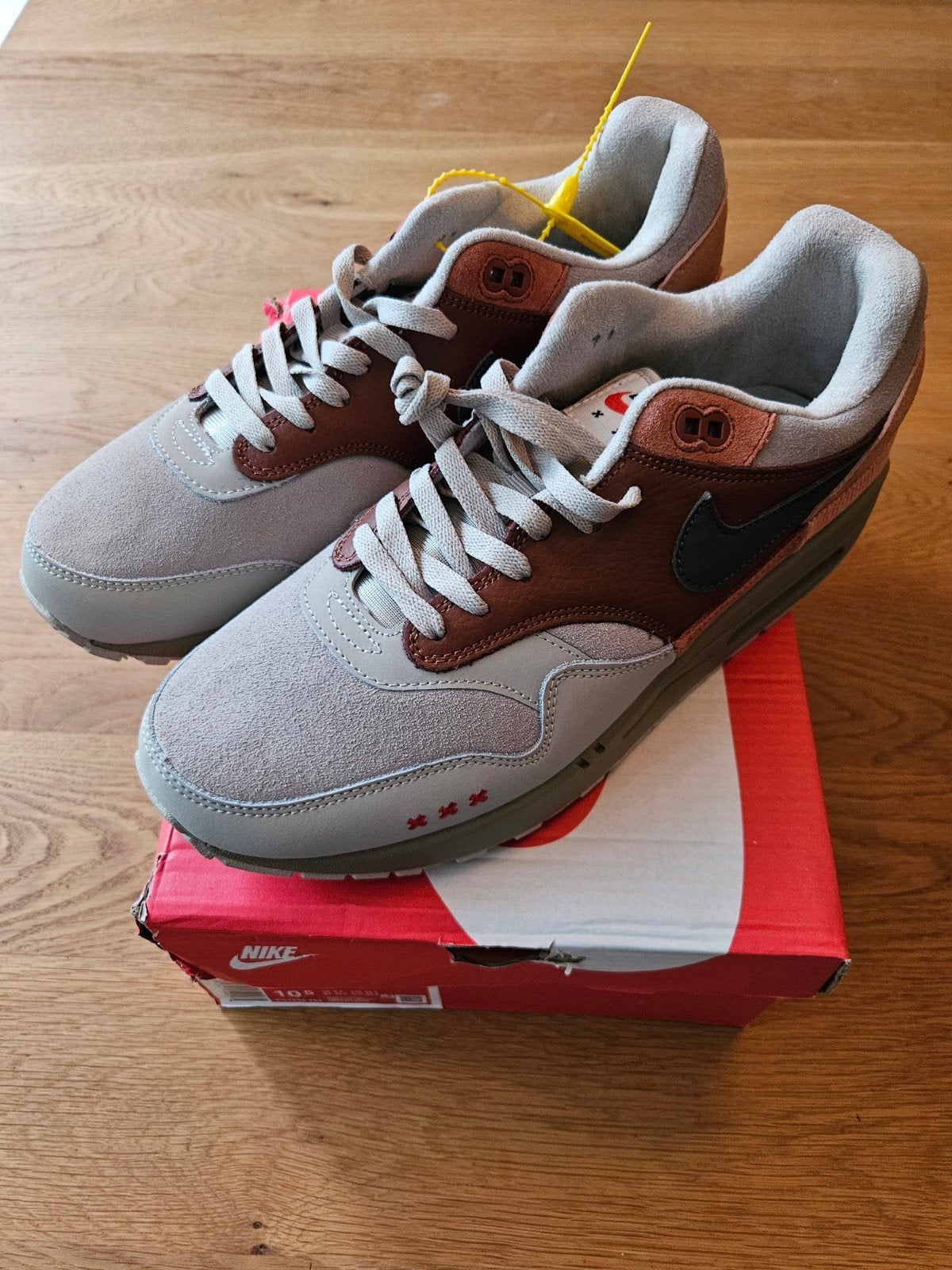 Nike Air Max 1 Amsterdam 10.5 44.5, Kleding | Heren, Schoenen, Ophalen of Verzenden, Nieuw, Overige kleuren