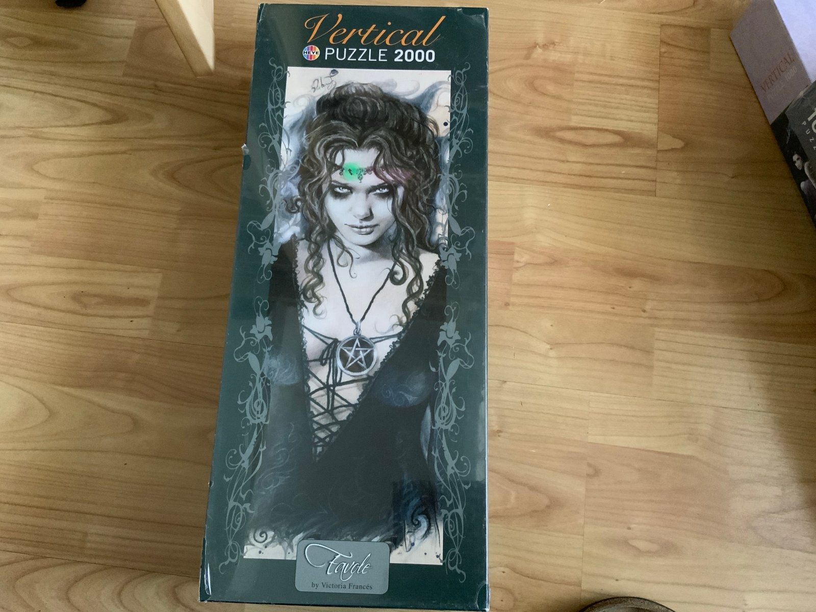 Vertical Puzzle 2000 stukjes - Victoria Frances - Tayle, Ophalen of Verzenden, Nieuw