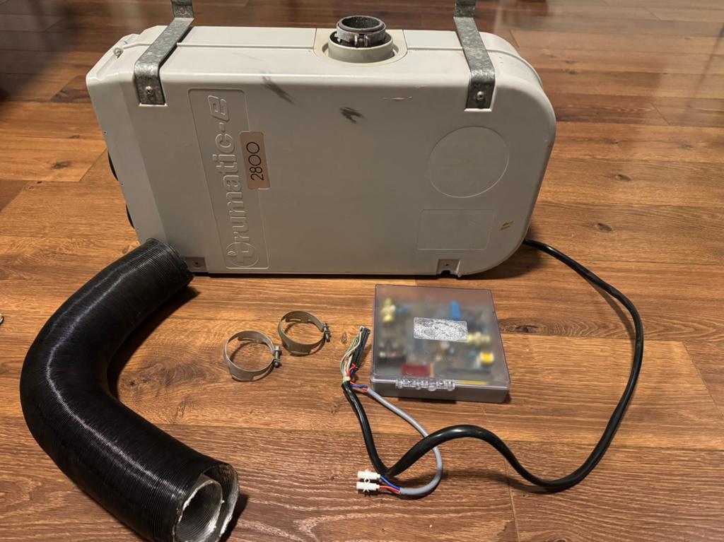 Trumatic-e 2800 gaskachel 12V - loop of sloop, Caravans en Kamperen, Ophalen of Verzenden, Gebruikt