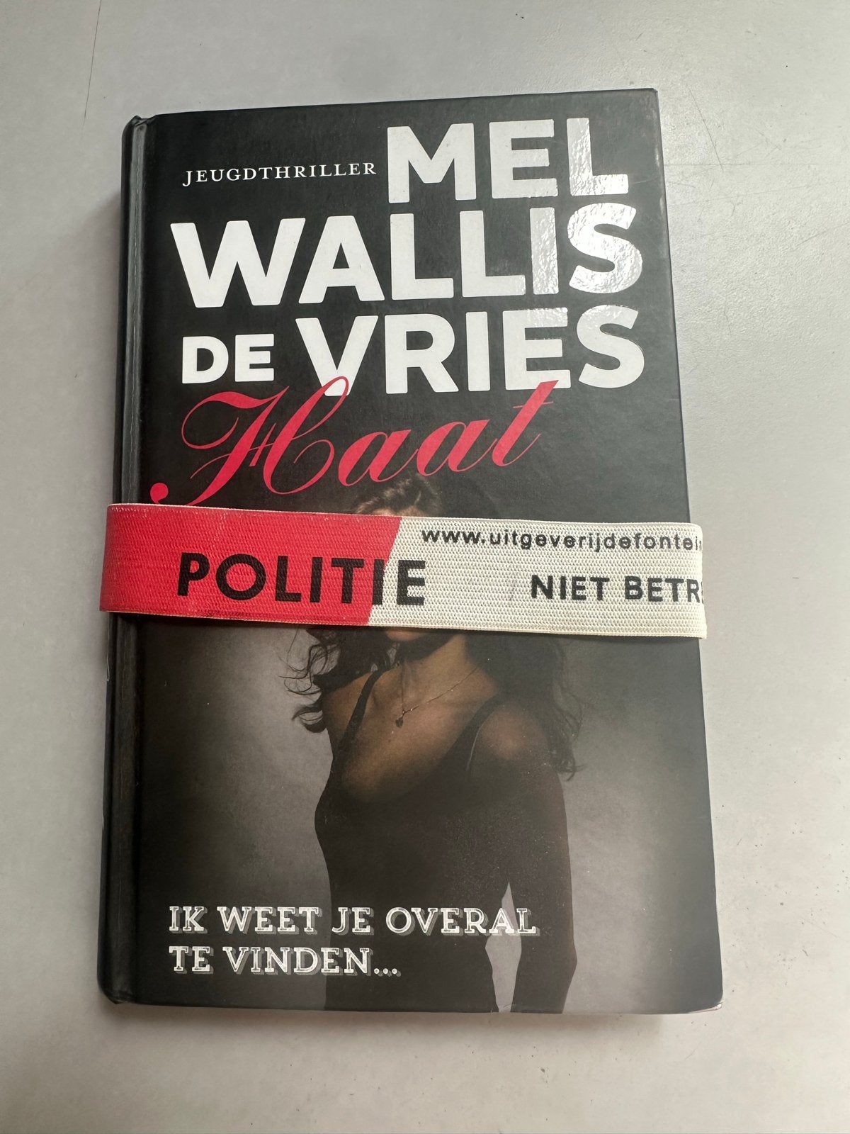 Haat - Mel Wallis de Vries (Jeugdthriller), Verzenden, Gelezen, Nederland