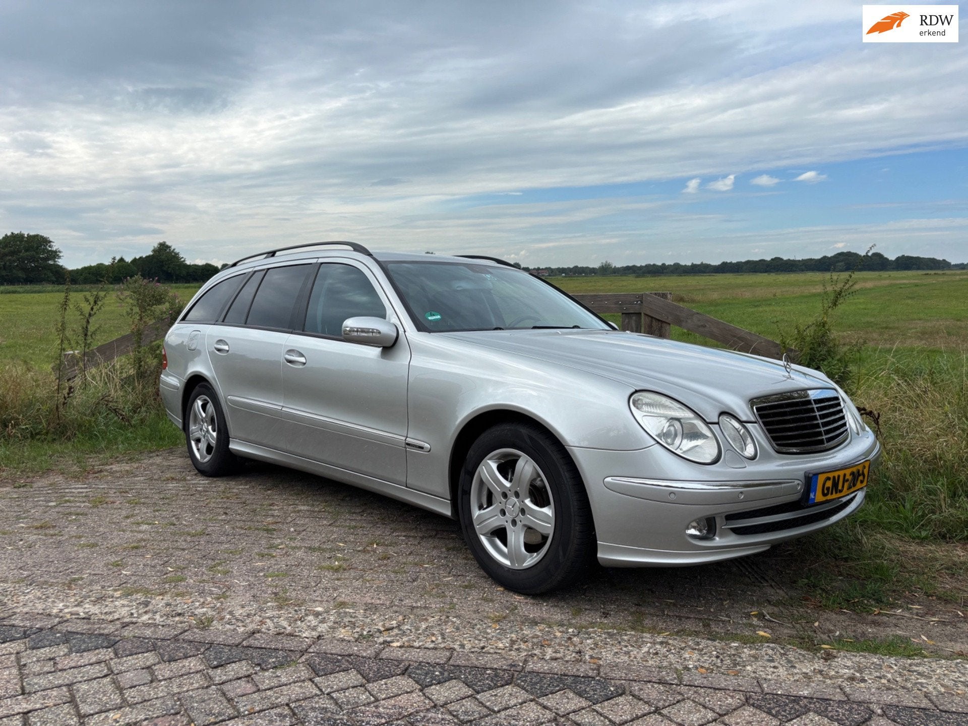 Mercedes-Benz E-klasse Combi 240 Avantgarde, LAGE KM STAND, Auto's, Automaat, Achterwielaandrijving, Gebruikt, 2597 cc