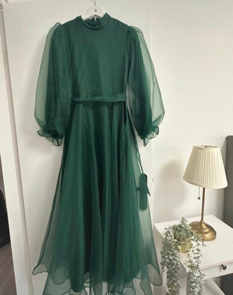 Elegante Groene Jurk met poef Mouwen maat 38, Maat 38/40 (M), Ophalen of Verzenden, Zo goed als nieuw, Onder de knie